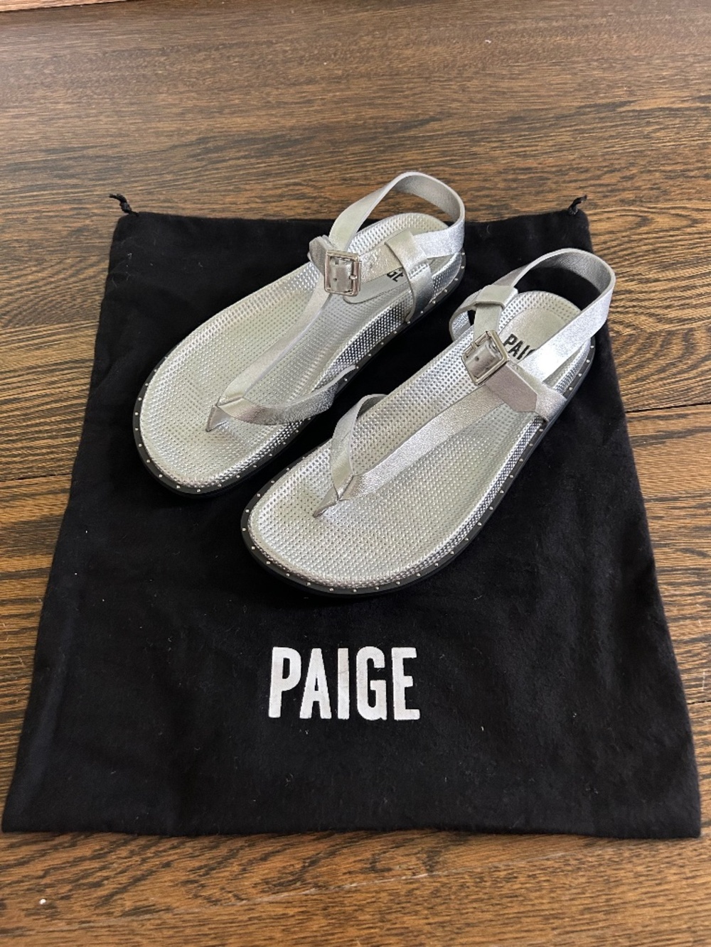 Paige Zuri Silver Metallic Sporty Chic Sandals SZ 7